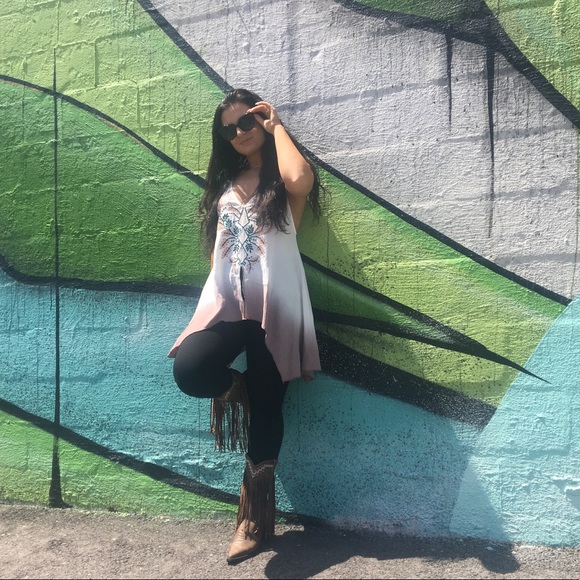 Embroidered Ombré Western Boho Design Top 🤠 🤎 - Picture 2 of 6